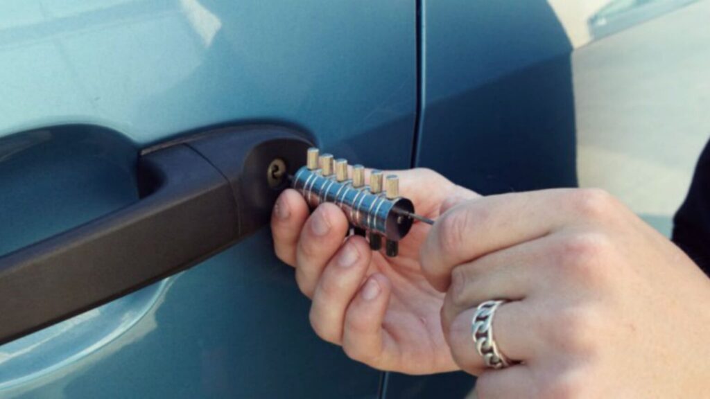Arlington Auto Locksmith Near Me – Re-Entry Lock & Safe