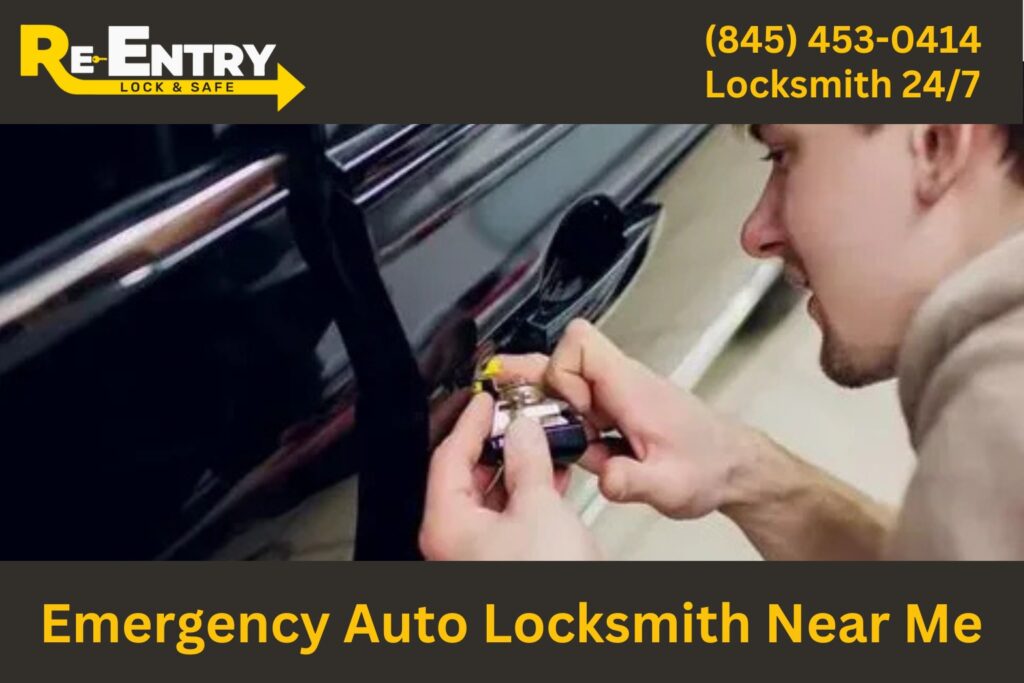 Emergency auto locksmith responding to a nighttime car lockout near me.
